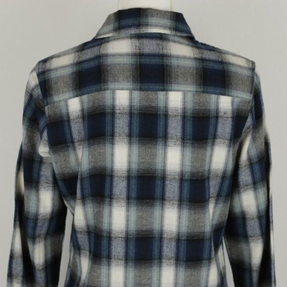 Field & Stream Women's Small Blue White Plaid Long Sleeve Button Up Shirt NWT - Picture 4 of 8